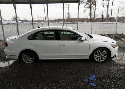 2017 Volkswagen Passat 1.8T Se из США, поврежденный, VIN 1VWGT7A32HC051353